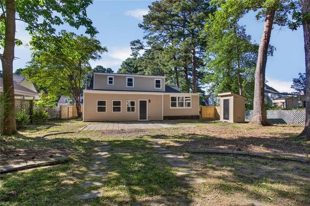 82 Lakeside DR, Newport News, VA 23606