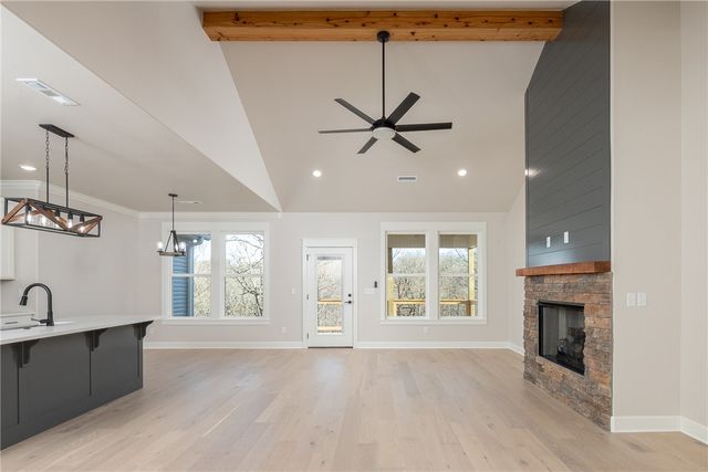 24 Selkirk Drive, Bella Vista, AR 72715