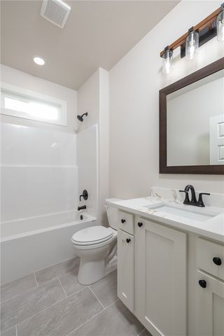 24 Selkirk Drive, Bella Vista, AR 72715