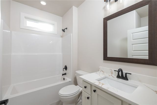 24 Selkirk Drive, Bella Vista, AR 72715