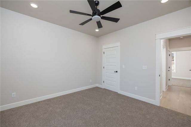 24 Selkirk Drive, Bella Vista, AR 72715