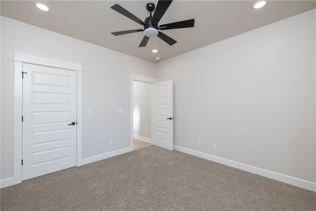 24 Selkirk Drive, Bella Vista, AR 72715