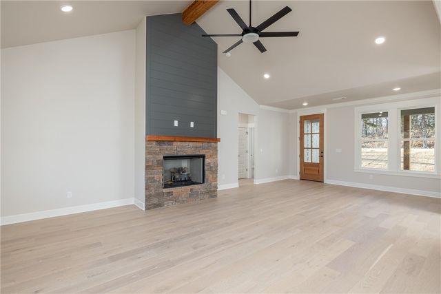 24 Selkirk Drive, Bella Vista, AR 72715