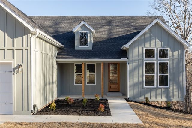 24 Selkirk Drive, Bella Vista, AR 72715