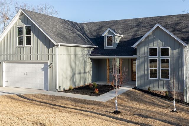 24 Selkirk Drive, Bella Vista, AR 72715