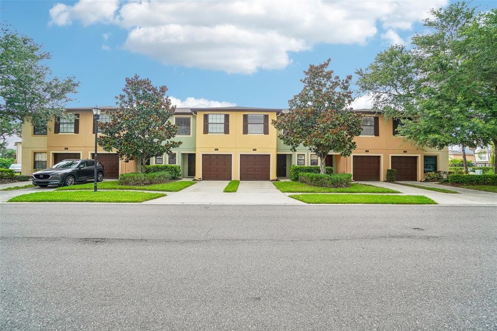 2516 OLEANDER LAKES DRIVE, Brandon, FL 33511