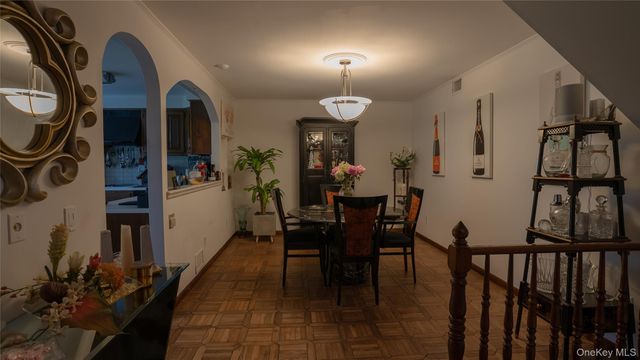 11 Jackson 74, Scarsdale, NY 10583