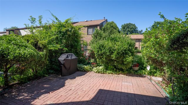 11 Jackson 74, Scarsdale, NY 10583