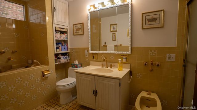 11 Jackson 74, Scarsdale, NY 10583
