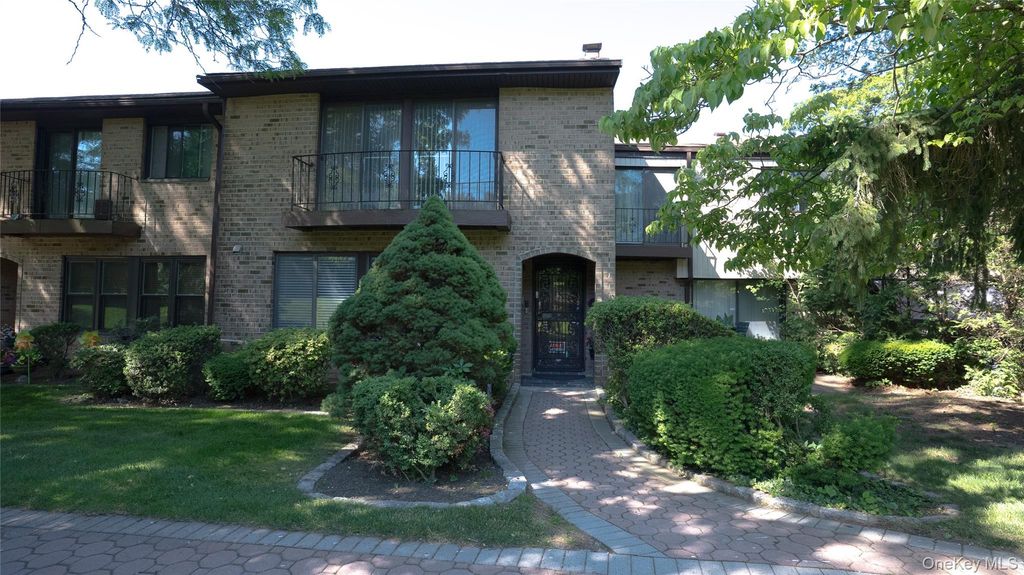 11 Jackson 74, Scarsdale, NY 10583