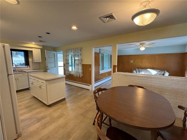 1047 Narragansett Parkway, Warwick, RI 02888