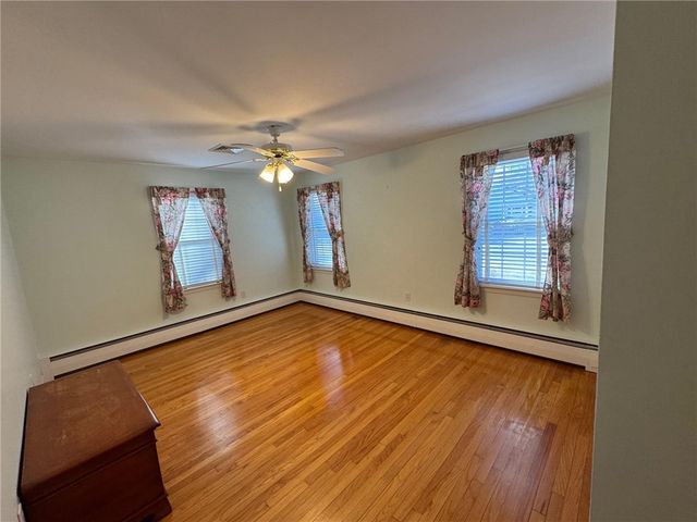 1047 Narragansett Parkway, Warwick, RI 02888