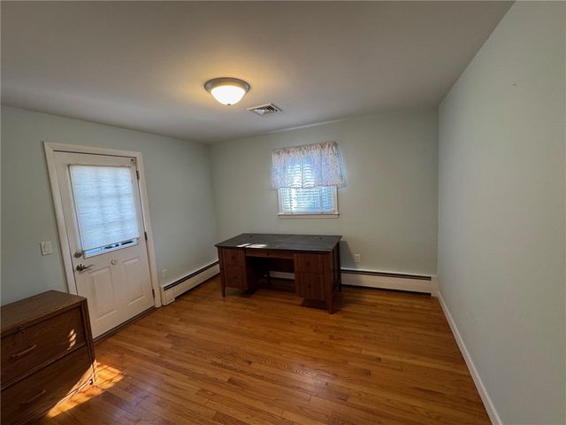 1047 Narragansett Parkway, Warwick, RI 02888