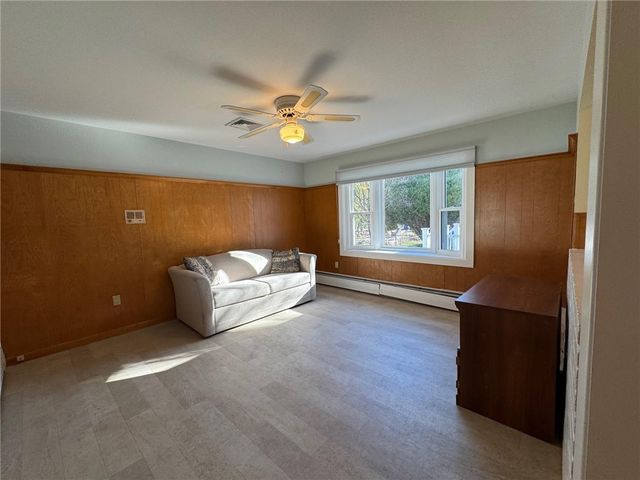 1047 Narragansett Parkway, Warwick, RI 02888