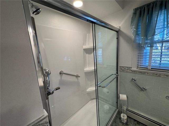 1047 Narragansett Parkway, Warwick, RI 02888