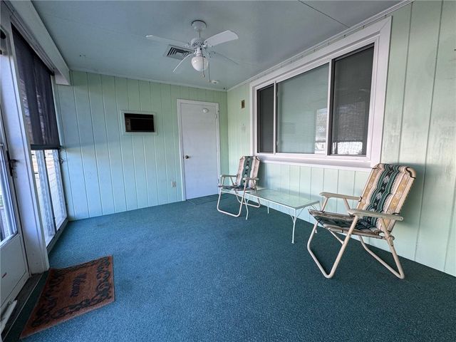 1047 Narragansett Parkway, Warwick, RI 02888