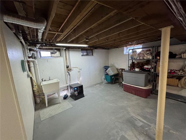 1047 Narragansett Parkway, Warwick, RI 02888