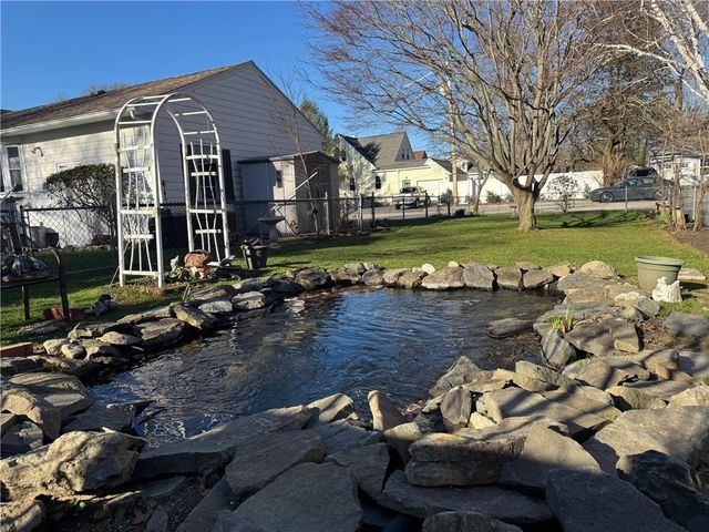 1047 Narragansett Parkway, Warwick, RI 02888