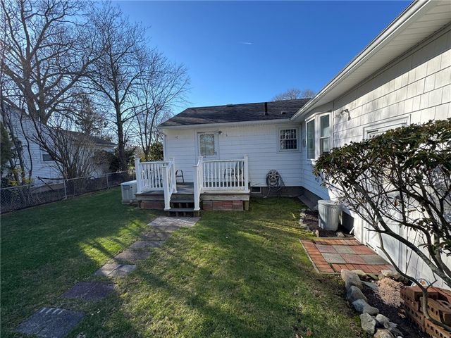 1047 Narragansett Parkway, Warwick, RI 02888