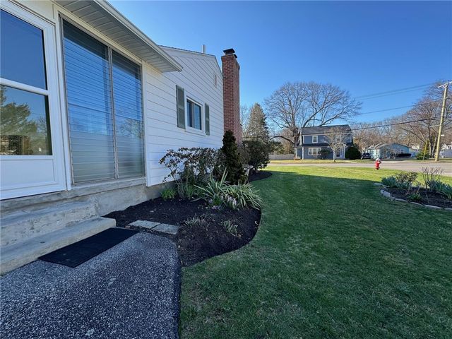 1047 Narragansett Parkway, Warwick, RI 02888