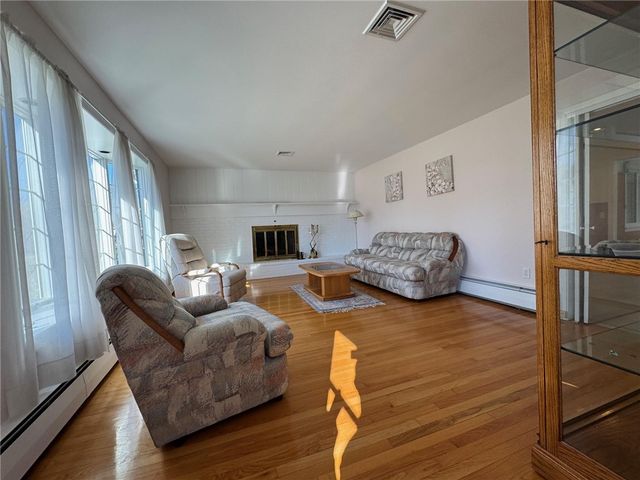 1047 Narragansett Parkway, Warwick, RI 02888