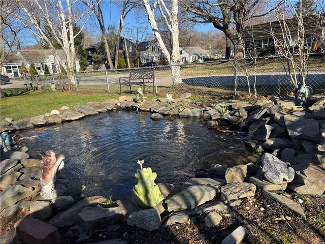 1047 Narragansett Parkway, Warwick, RI 02888