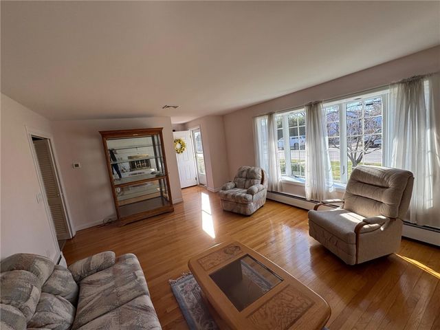 1047 Narragansett Parkway, Warwick, RI 02888