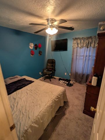 636 Escavada Street SW, Albuquerque, NM 87121