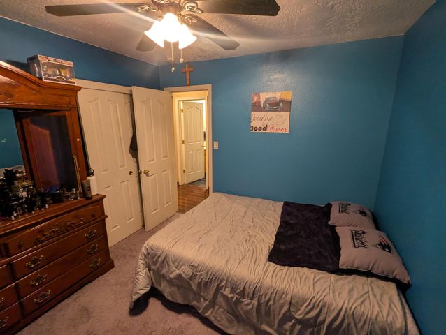 636 Escavada Street SW, Albuquerque, NM 87121