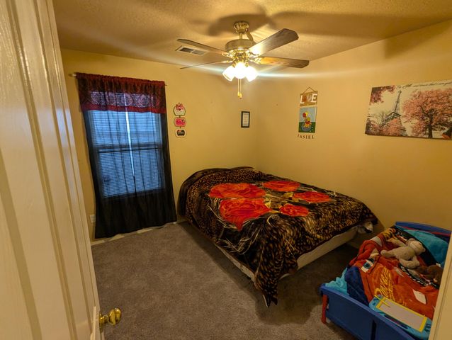 636 Escavada Street SW, Albuquerque, NM 87121