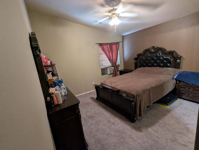 636 Escavada Street SW, Albuquerque, NM 87121