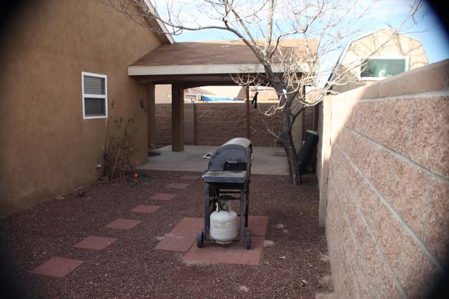 636 Escavada Street SW, Albuquerque, NM 87121