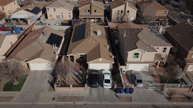 636 Escavada Street SW, Albuquerque, NM 87121