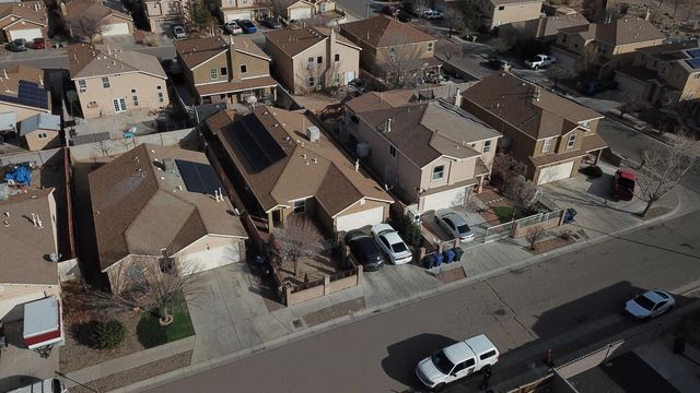 636 Escavada Street SW, Albuquerque, NM 87121