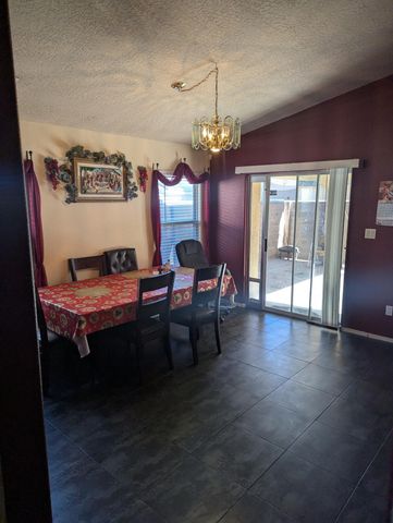 636 Escavada Street SW, Albuquerque, NM 87121