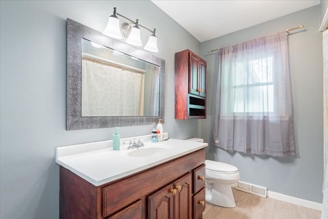 711 Lara Road, Normal, IL 61761