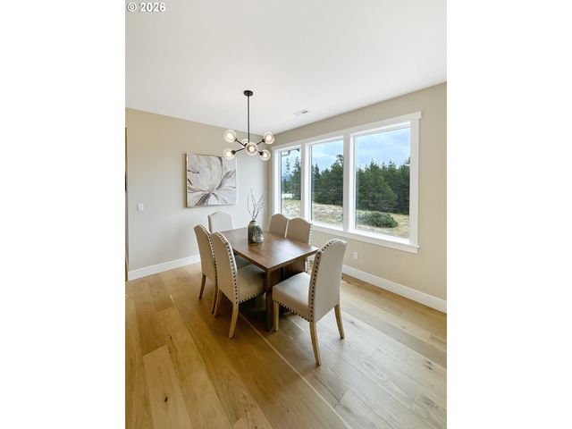 466 MEADOWS Dr, Manzanita, OR 97130