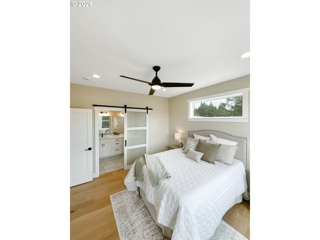 466 MEADOWS Dr, Manzanita, OR 97130