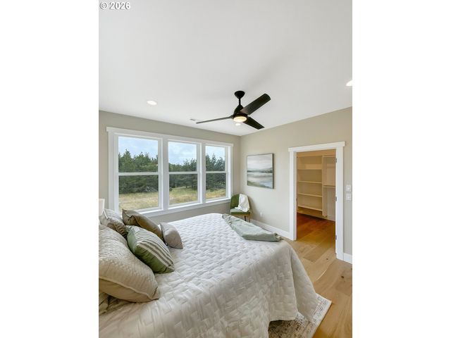 466 MEADOWS Dr, Manzanita, OR 97130