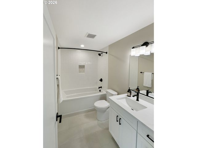 466 MEADOWS Dr, Manzanita, OR 97130