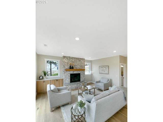 466 MEADOWS Dr, Manzanita, OR 97130