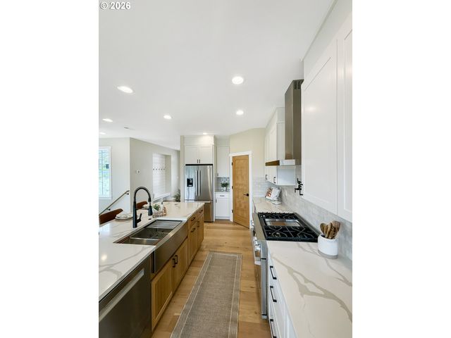 466 MEADOWS Dr, Manzanita, OR 97130