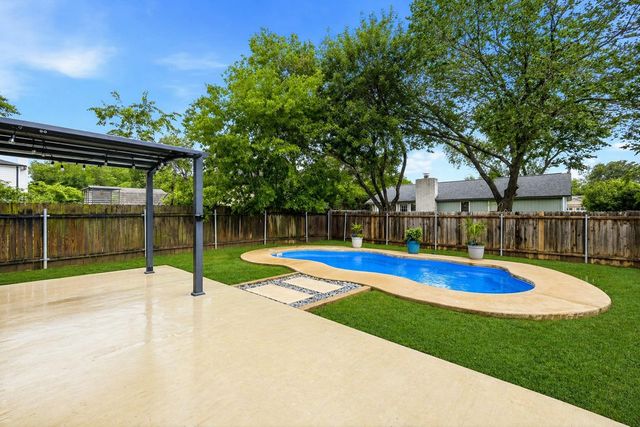 1316 Green Terrace DR, Round Rock, TX 78664