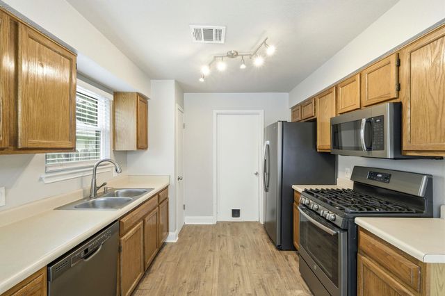 1316 Green Terrace DR, Round Rock, TX 78664