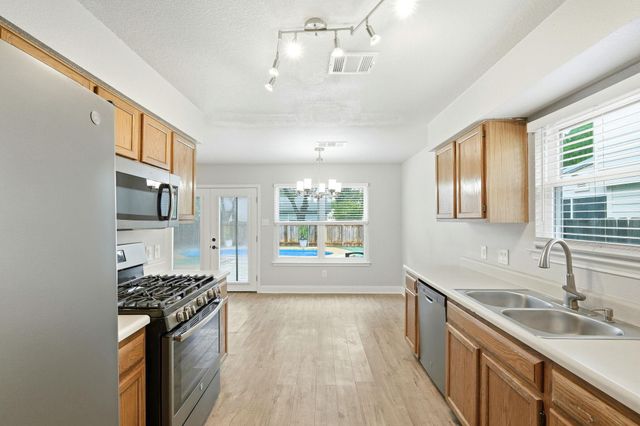 1316 Green Terrace DR, Round Rock, TX 78664