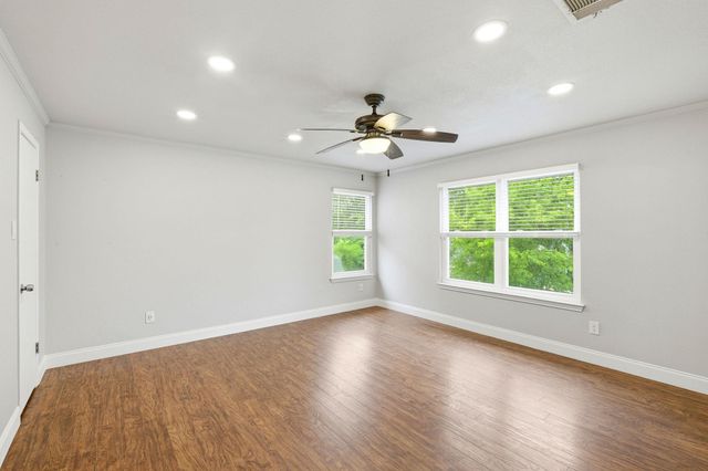 1316 Green Terrace DR, Round Rock, TX 78664