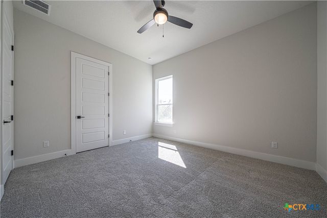 254 Firewheel Lp, Floresville, TX 78114