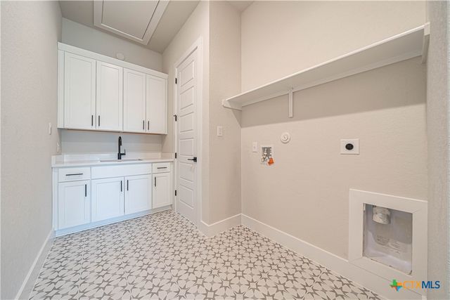 254 Firewheel Lp, Floresville, TX 78114