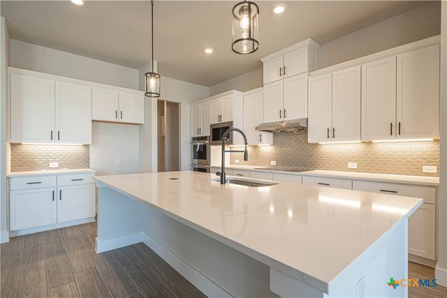 254 Firewheel Lp, Floresville, TX 78114