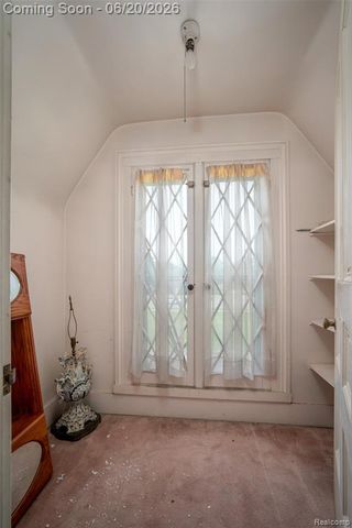 3557 W Walton Boulevard, Waterford, MI 48329